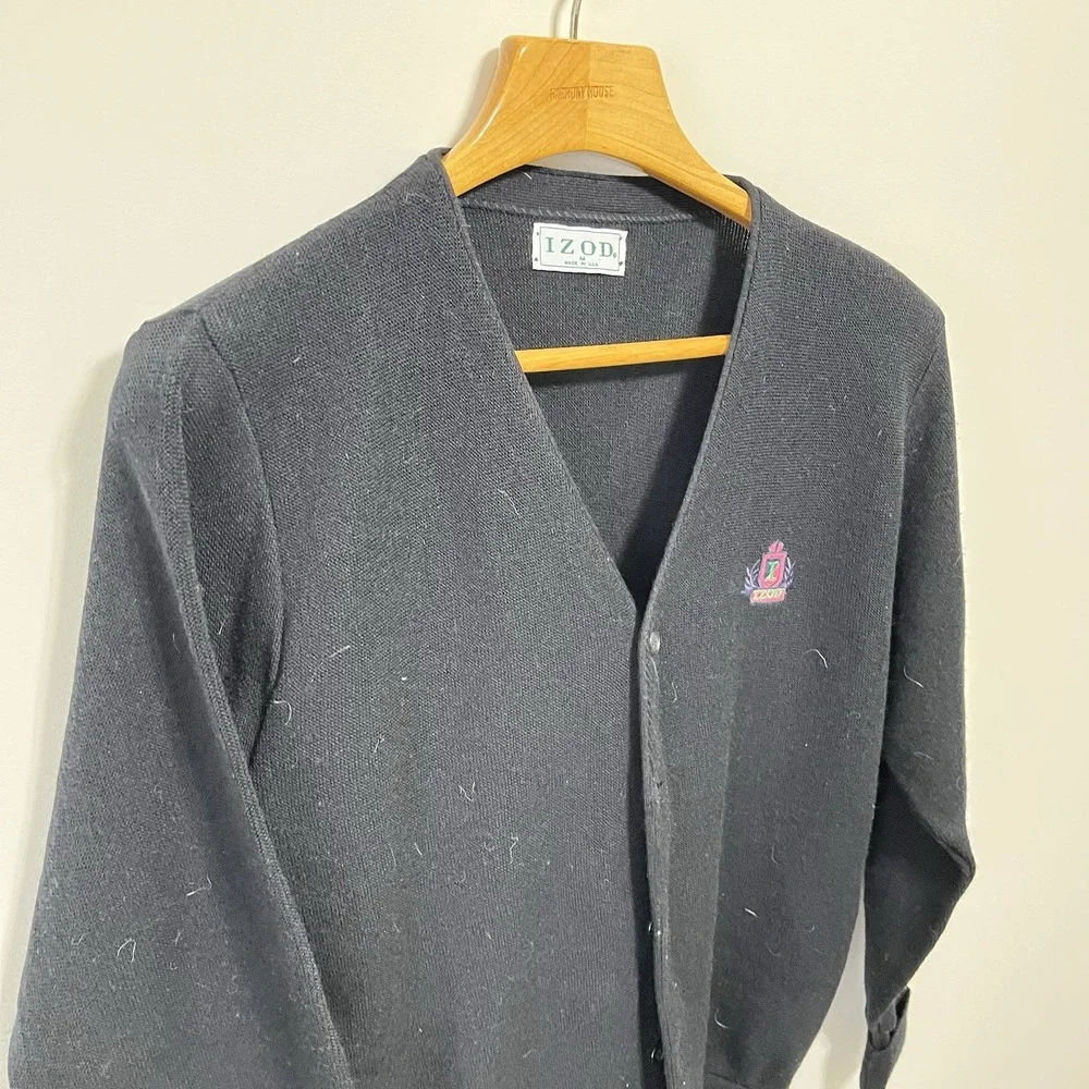 Vintage Izod Sweater Cardigan Mens Medium Black Acrylic Ivy Collegiate Academia - Picture 2 of 5